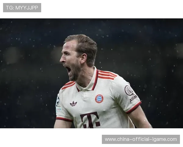 凯恩禁区内头球建功