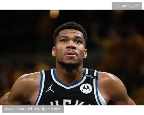 NBA雄鹿字母哥攻筐气势惊人